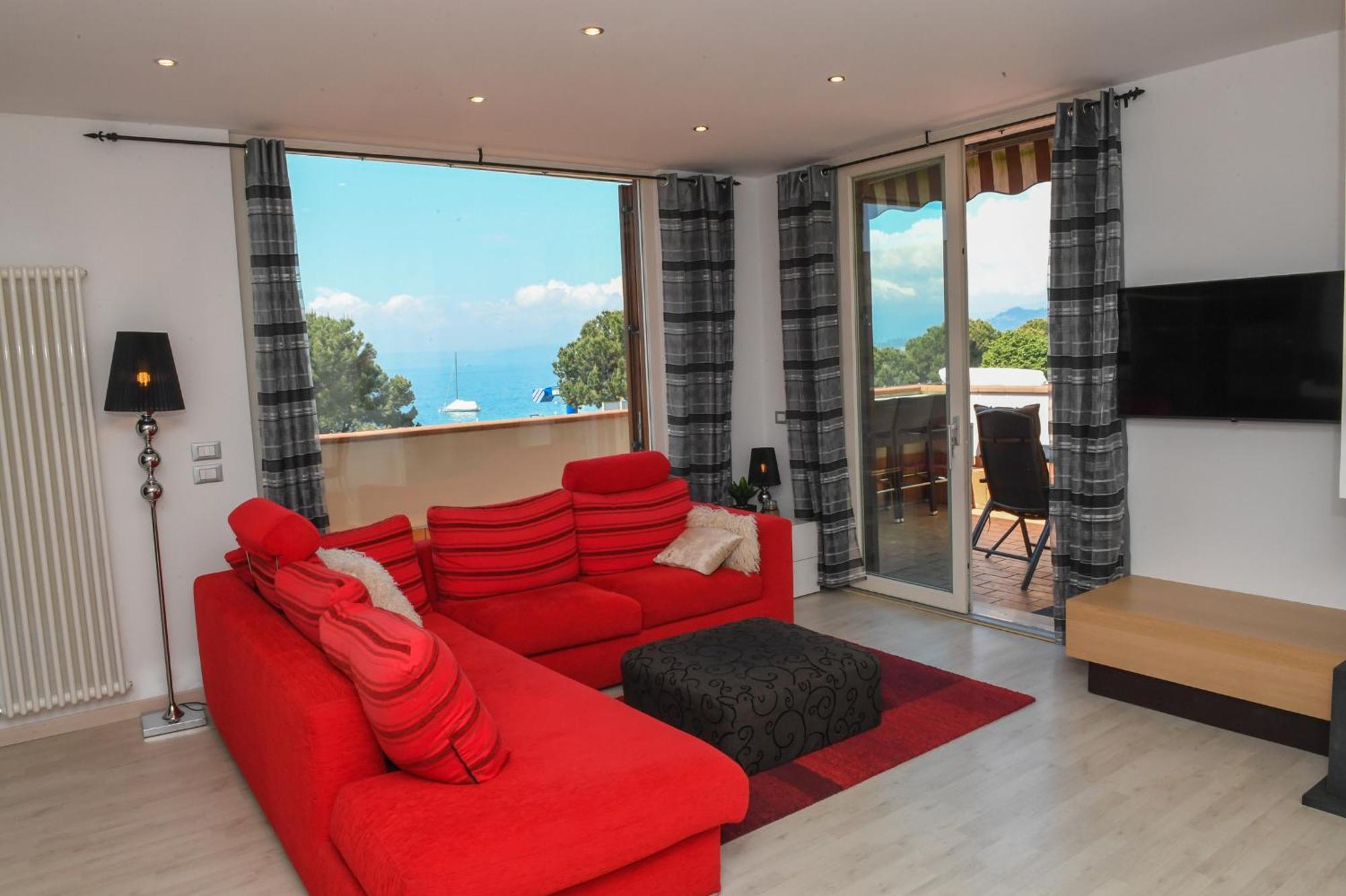 Favola Bella The Panoramic Penthouse Apartment Bardolino Ngoại thất bức ảnh